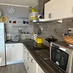 Avec Vue Et Piscine *